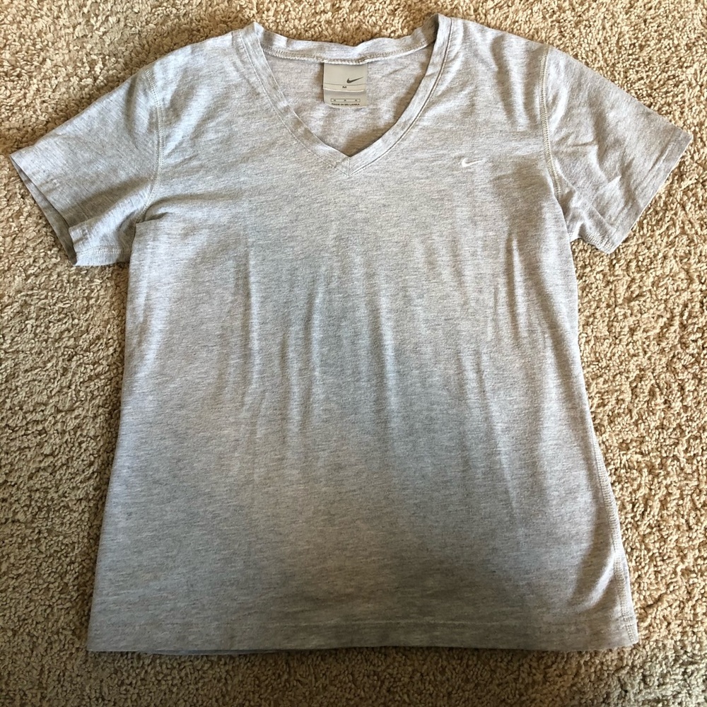 Nike gray t-shirt